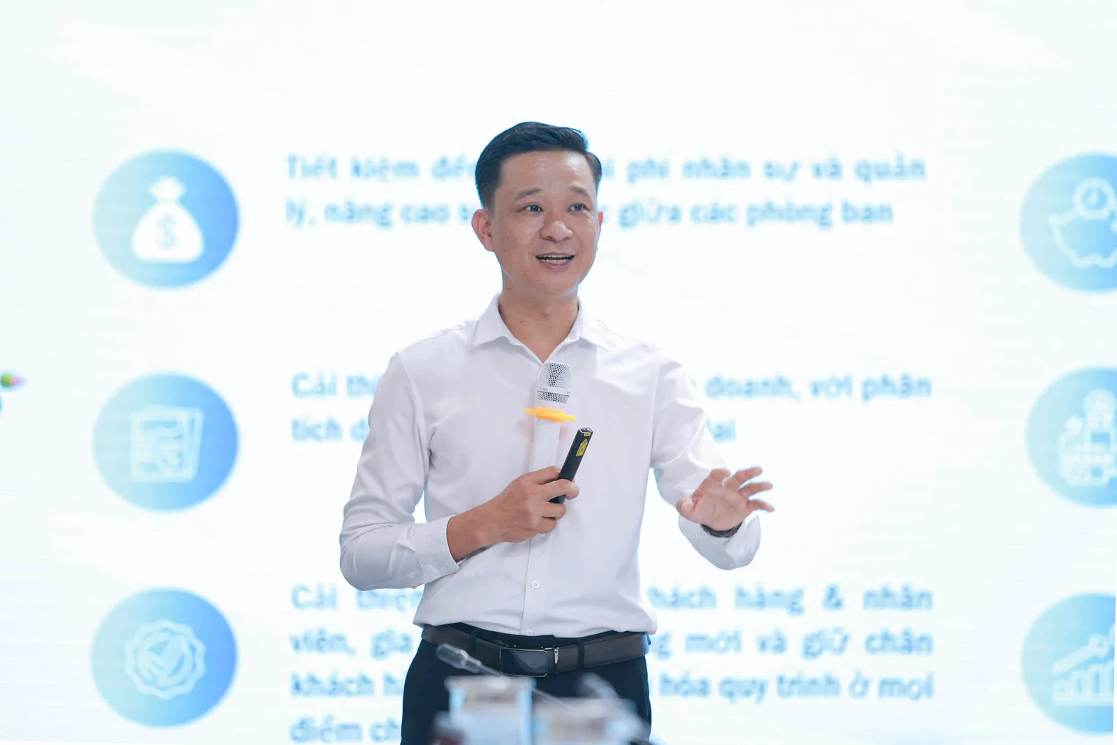 Khách hàng doanh nghiệp